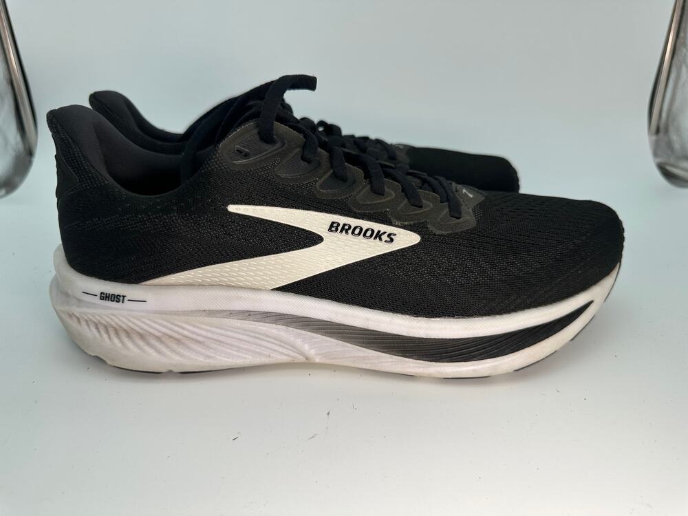 Brooks Ghost 17 1104421D090 Athletic Sneaker Men's 10.5D Black Mesh Cushioned